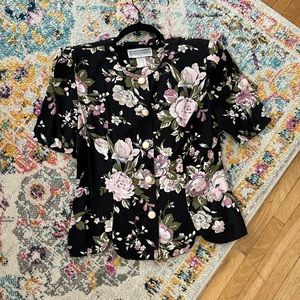 Vintage women’s suit with skirt and short sleeve jacket